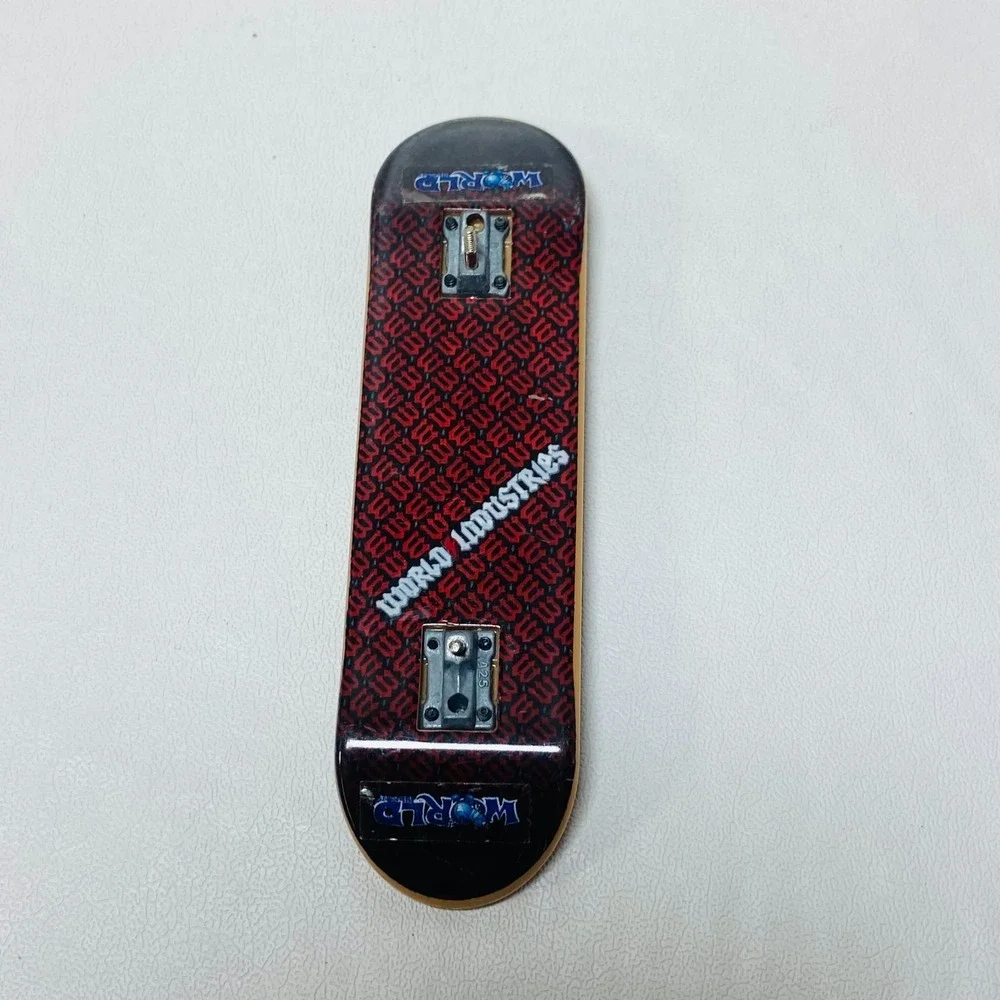 Tech Deck Vintage World Industries Lot Of 2 Decks Wheels Screwdriver Fingerboard